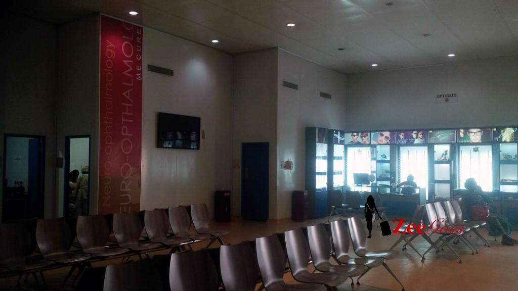 Me cure eye center - waiting area