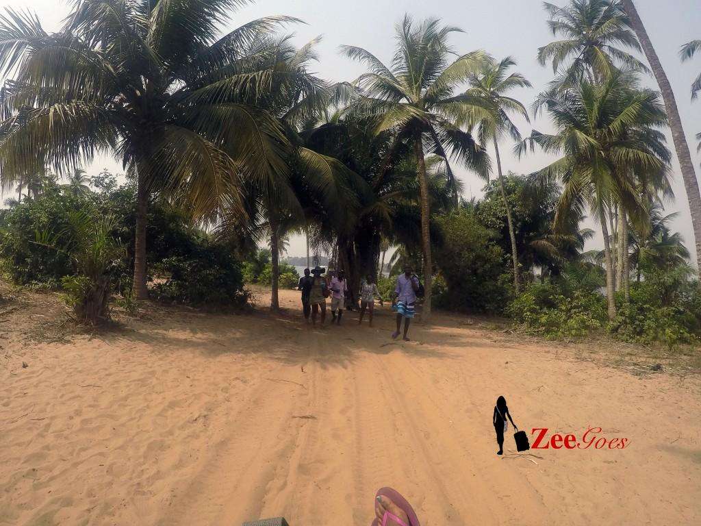 Walking to the villa, while i ride :d