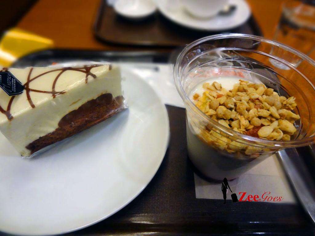 Travel Japan: Kyoto! 21 Nathan wanted coffee and i couldn't say no to this temptation. Not worth it.