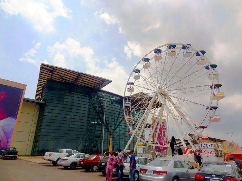 Then we wound our inner kiddie when we saw the ferris wheel... Yes, yes, we rode that bad boy - against my protest.